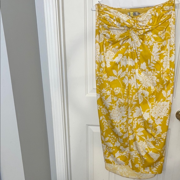 Amir Yellow Floral Two-Piece Set - Picture 6 of 16